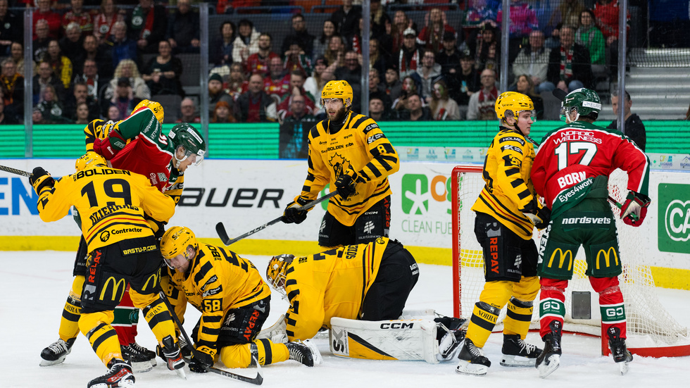 Skellefteå AIK had a challenging start to the SHL epilogue at Scandinavium, and the visiting team committed as many icing violations, three, as shots on goal in the first period. Nevertheless, the score was tied at 1-1 after 20 minutes. They went on to lose 4-2.