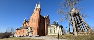 Staten behöver ta ansvar för Floda kyrka