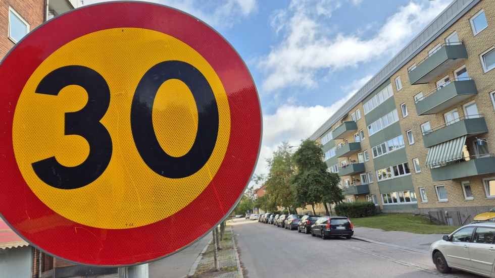 På Törnerosgatan är det max 30 som gäller, liksom på de andra gatorna i området.