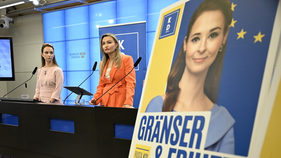 Partiledare Ebba Busch (KD) och Kristdemokraternas toppkandidat till EU-valet Alice Teodorescu Måwe (KD). 