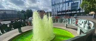 Vandalerna har slagit till igen – grön fontän i Uppsala