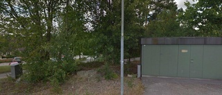Huset på Tranbärsstigen 21A i Strängnäs har bytt ägare två gånger sedan 2022