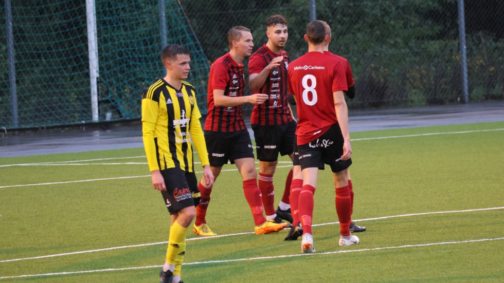 Tranåsjubel efter sitt tredje mål för kvällen mot Gullringens GoIF. TFF vann toppmötet med 3-1. 