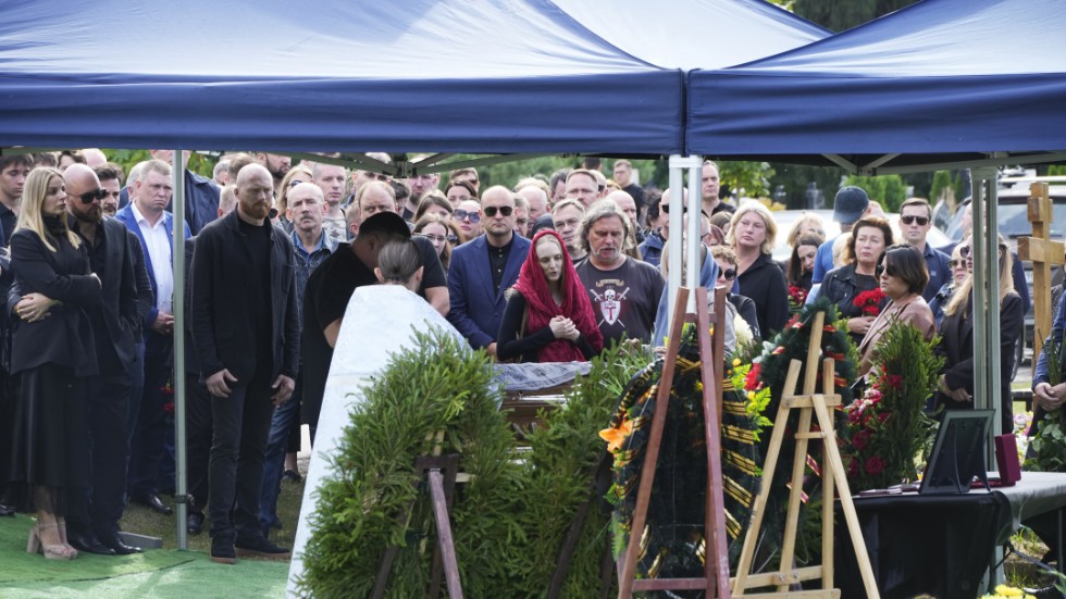 Valerij Tjekalov, en av Jevgenij Prigozjins närmaste medarbetare, begravdes på S:t Petersburgs norra kyrkogård på tisdagen.