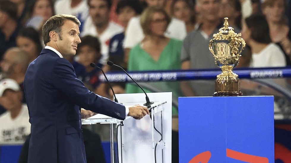 Emmanuel Macron fick ett frostigt mottagande när han skulle invigningstala vid rugby-vm i Paris.