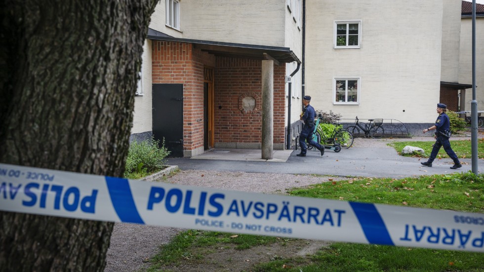 En 25-åring har skjutits till döds, ett av flera offer i Uppsala. Regeringen borde pressa Turkiet där "Räven" med flera håller till.