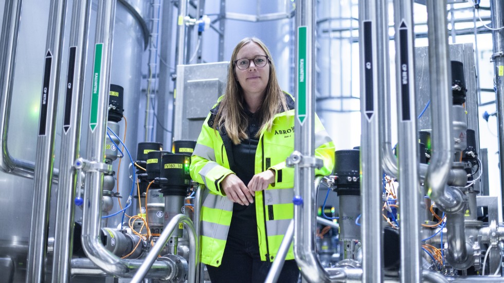 Åsa Johansson håller för det mesta till uppe i bryggeriet, men är förbi ciderfabriken med jämna mellanrum.