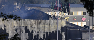 Industrilokal har rasat efter jättebrand