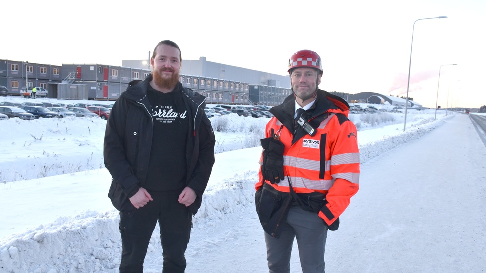 Fire chief Filip Hedlund (left) and emergency services chief Jon Godhe are now in the process of establishing the company's own emergency service at Northvolt Ett. The team will consist of five or six people in supervisory positions and another 30 to 40 people in various roles within the plant.