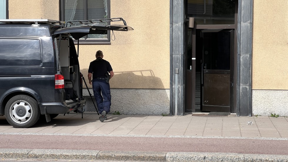 Polisens tekniker på plats i Vasastaden.
