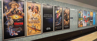 Här tapetseras tunnelbanan med östgötsk reklam: "Lite skruvade"