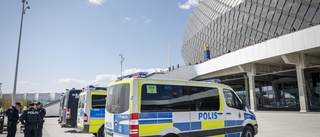 Två poliser skadade i samband med derby