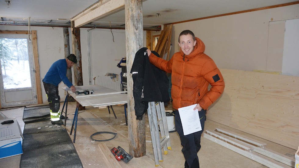 Joel Stenvall is a busy entrepreneur with multiple projects underway. This photo was taken last winter during the construction of a hotel at Western Farm. In addition, Joel has invested in twelve villas that will be rented out to guest workers.