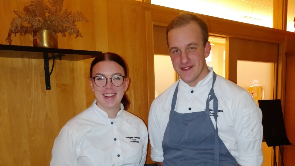 Tuva Swierenga från Virserum och Lukas Lamberg från Mörlunda går på restaurangskolan i Vimmerby. Båda två skulle kunna tänka sig att arbeta med matlagning efter studierna.