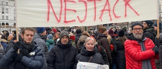 Norrbottningar i Stockholm för att manifestera mot vaccinpass • "Jättemycket folk och hög stämning" • Sågar smittskyddsläkarens argument
