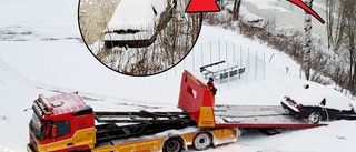 Privatperson möttes av märklig syn – bil täckt av snö i älven • Se märkliga bilderna här