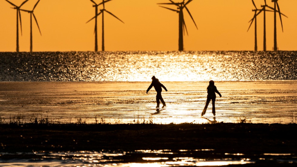 
"Om vi ska klara det elbehov som industrin och befolkningen efterfrågar i framtiden, så behöver vi satsa på havsbaserad vindkraft i Östersjön och på västkusten", menar insändarskribenten.