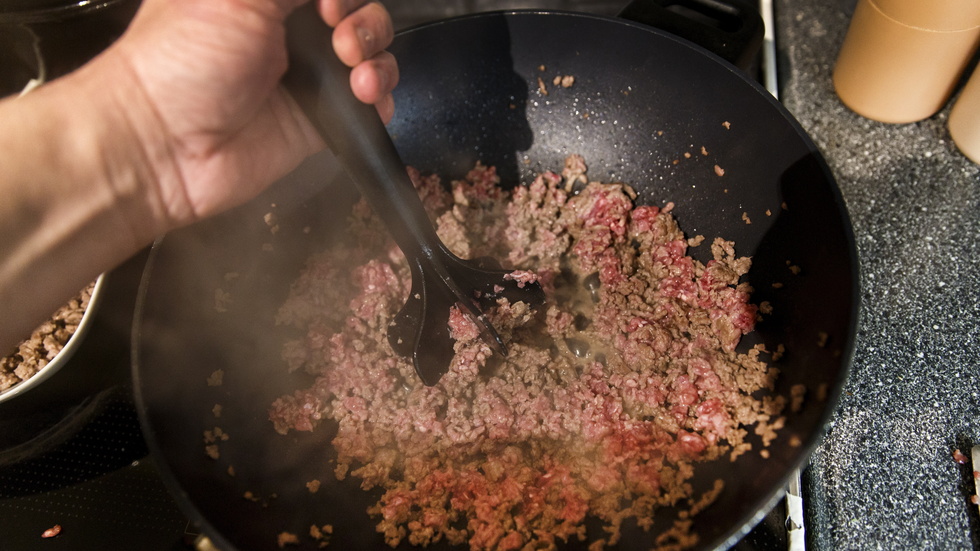 "Kostcirkelledaren" föreslår en reduktionsplikt för kött för att minska köttkonsumtionen.