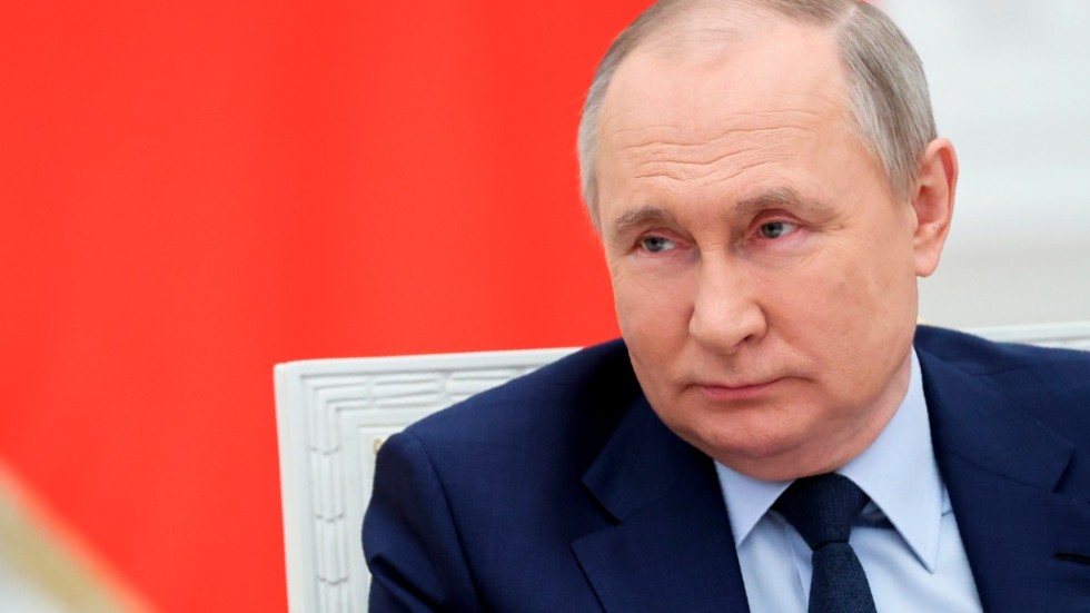 Den politiska situationen i Vladimir Putins Ryssland har tvingat allt fler regimkritiker att lämna landet.