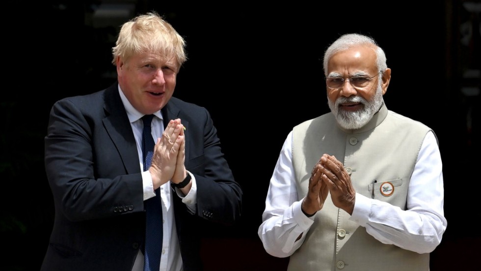Storbritanniens premiärminister Boris Johnson och Indiens premiärminister Narendra Modi, som nyligen kom överens om ett nytt, utökat försvarssamarbete. Arkivbild.