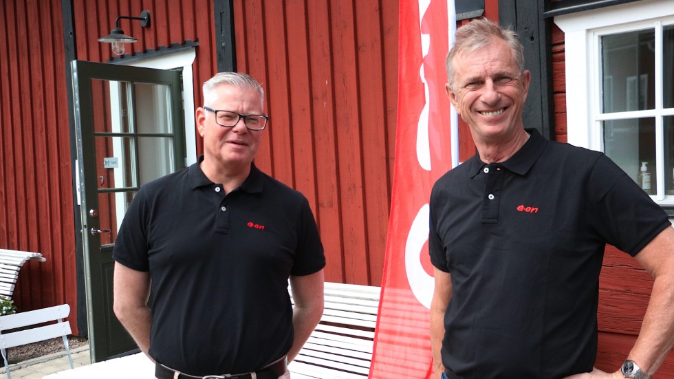Peter Hjalmar och Björn Persson från Eon fanns på plats för att träffa företagarna och förklara. De kunde dock inte trösta, utan förutsägelsen är fortsatt höga elpriser.