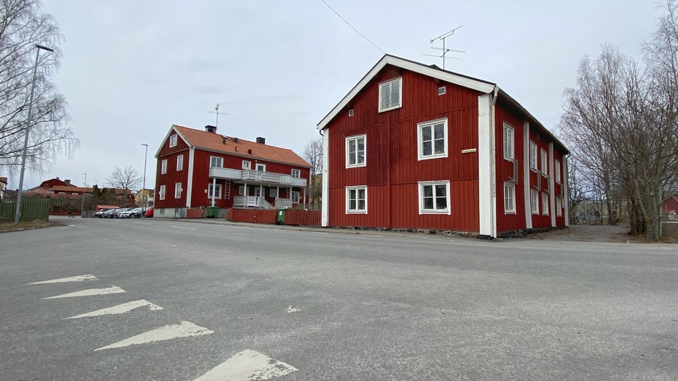 Djurgårdsporten närmast  och Wiik, Mariefreds fritidsgård, hotas av rivning.