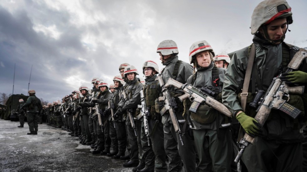 Svenska och fnska soldater vid militärövningen Cold Response 2022 som hölls i mars i Nordnorge tillsammans med Nato. 