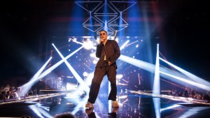 Danny Saucedo glad över nypremiär med show: "Närmre publiken" • Sågar Avicii Arena