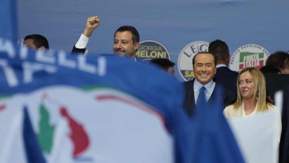 Legas Matteo Salvini, Forza Italias Silvio Berlusconi, och Italiens bröders Giorgia Meloni vid ett valmöte den 22:a september.