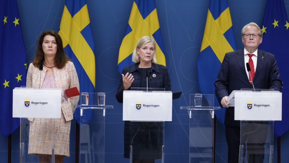 Utrikesminister Ann Linde (S), statsminister Magdalena Andersson (S) och försvarsminister Peter Hultqvist (S) håller pressträff med anledning av gasläckaget vid Nord Stream 1 och 2.