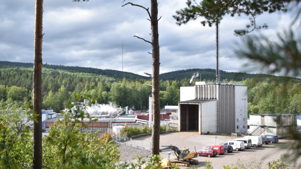 En intern utredning har startats vid Sofidel Sweden AB i Kisa sedan ett allvarligt tillbud inträffade i samband med hanteringen av en 900 kilo tung pappersrulle.