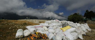 Besteg Mount Everest – möttes av ett sopberg