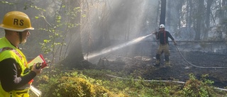 Skogsbrand väster om Vimmerby – helikopter på plats