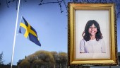 Yasmine, 14, dog på skoltoaletten