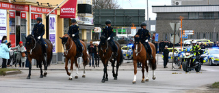 Många poliser på plats under Mats Löfvings begravning