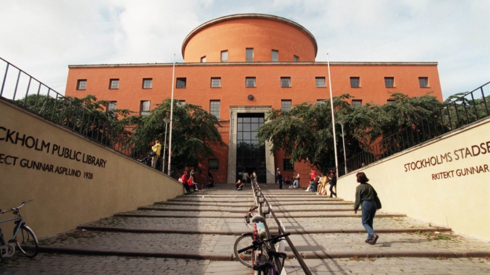 Stockholms stadsbibliotek. Folkbiblioteken har stor betydelse för Nordens kulturella infrastruktur, enligt en ny rapport. Arkivbild.