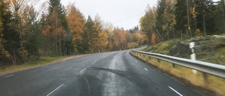Spår i nylagd asfalt väcker frågor