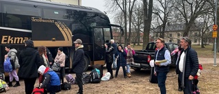 Nu har de ukrainska flyktingarna anlänt till Vadstena: "Lättnad att de kom fram"