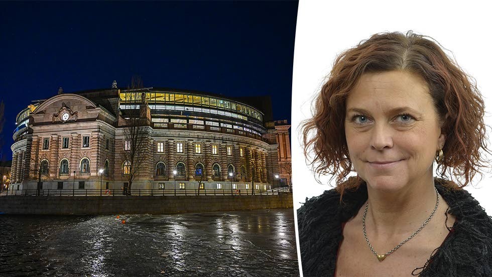 Emma Carlsson Löfdahl, riksdagsledamot för Liberalerna och hemmahörande i Ydre.