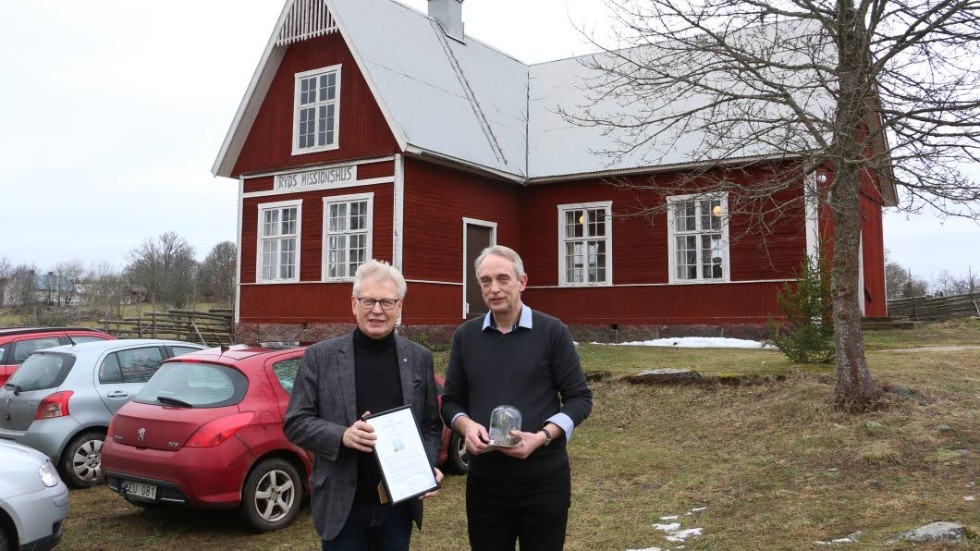 Anders Andersson och Carl-Olof Lundgren framör det anrika missionshuset i Ryd utanför Järnforsen.