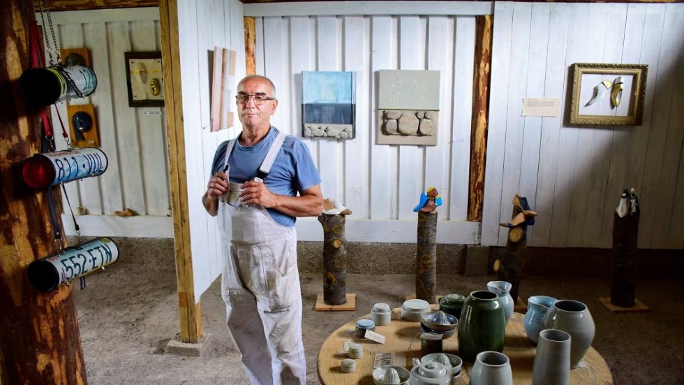 Skulptören och keramikern Gert Schuld från Målilla belönas med kommunens kulturstipendium.