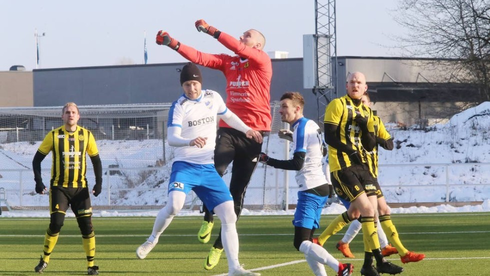 Gullringen och IFK Tuna spelade oavgjort i första träningsmatchen för säsongen.