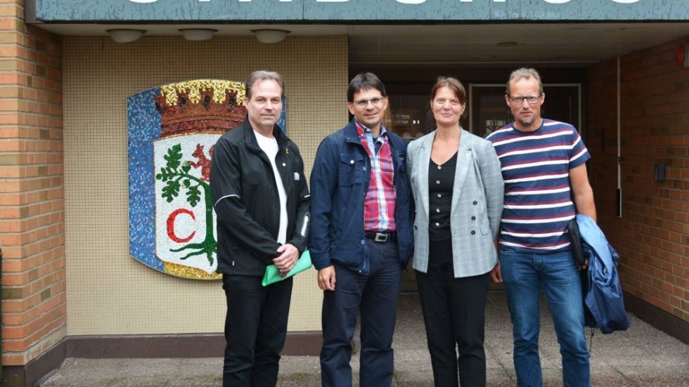 Från vänster: Lars Sandberg (C), Ola Gustafsson (KD), Ingela Nilsson Nachtweij (C), Peter Karlsson (C), om sitt första halvår som majoritet i kommunfullmäktige.