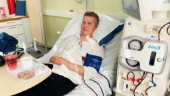 Jonny, 44, väntar på en ny njure – hålls vid liv av maskin