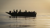 27 migranter räddade från sjunkande båt