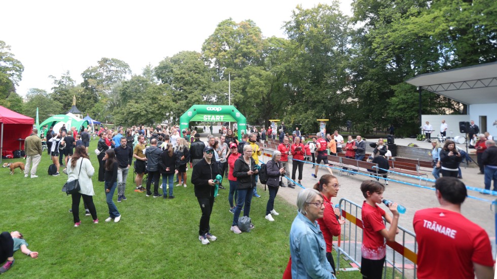 Mycket folk samlades runt målgången och även vid sträckan längs Stångån.Tävlingen arrangerades av  IK Akele och Linköpings GIF.