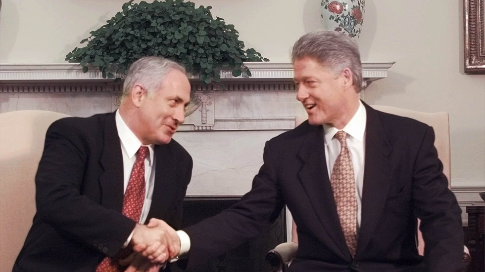 Benjamin Netanyahu har varit med ett tag. Här möter han USA:s dåvarande president Bill Clinton i Washington våren 1997.