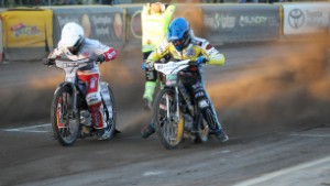 Speedwayfinalen visas på Fiskaretorget i Västervik