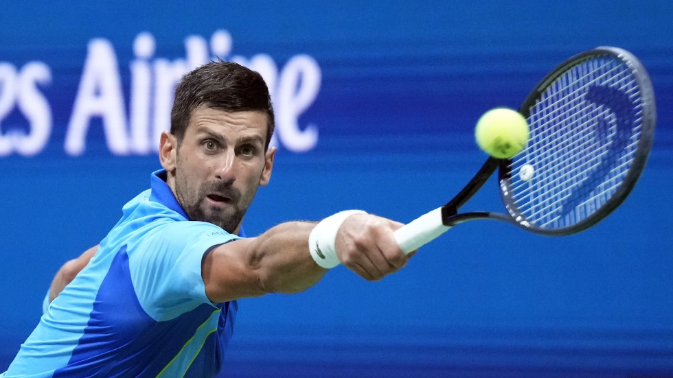 Novak Djokovic tog sig lätt vidare till kvartsfinal i US Open genom att besegra kroaten Borna Gojo i raka set.