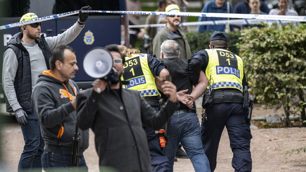 Tre personer greps vid protesterna mot Salwan Momikas koranbränning i Malmö.